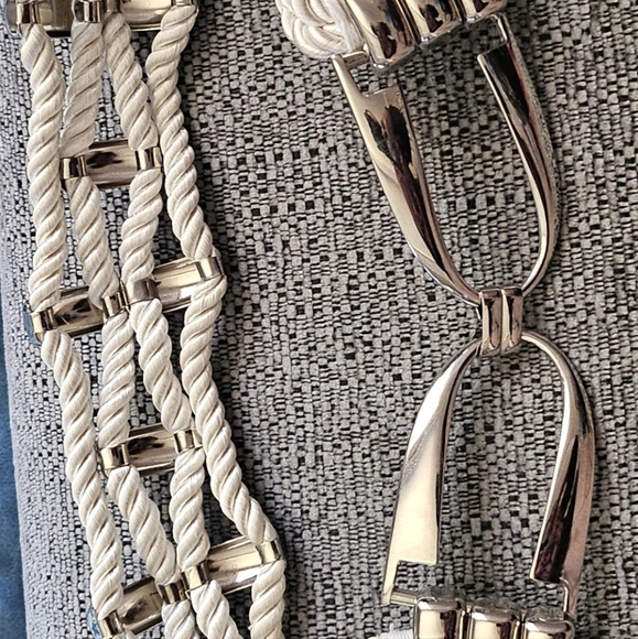 Cache Belt White w/silver accents Size Small - Picture 4 of 9